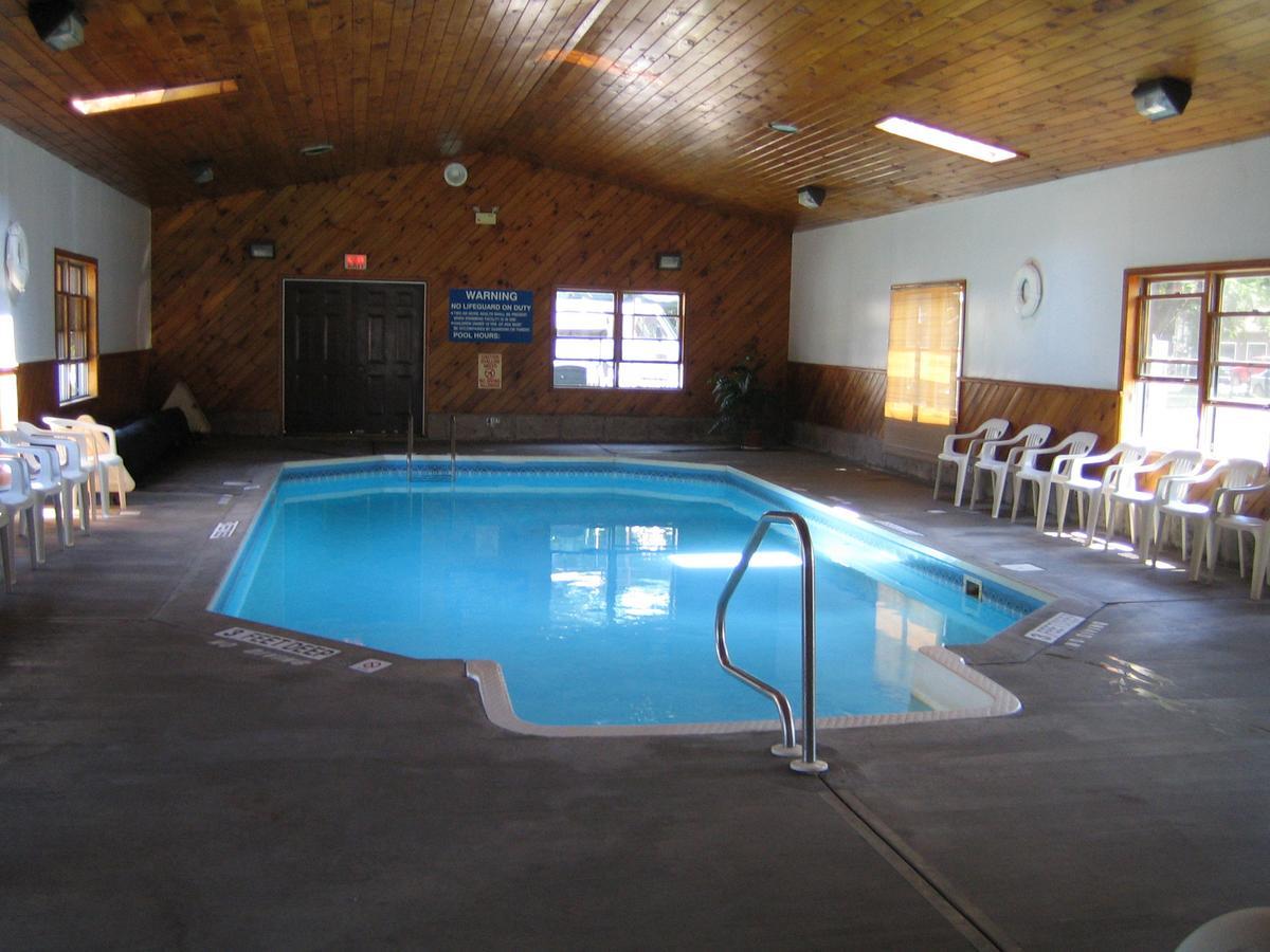 Villager Motel & Glen Manor Estate Watkins Glen Bagian luar foto