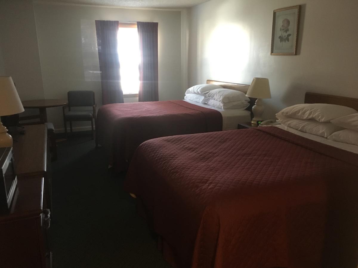 Villager Motel & Glen Manor Estate Watkins Glen Bagian luar foto
