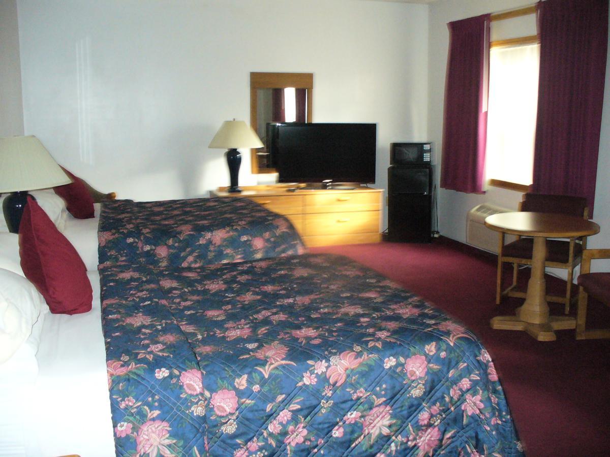 Villager Motel & Glen Manor Estate Watkins Glen Bagian luar foto